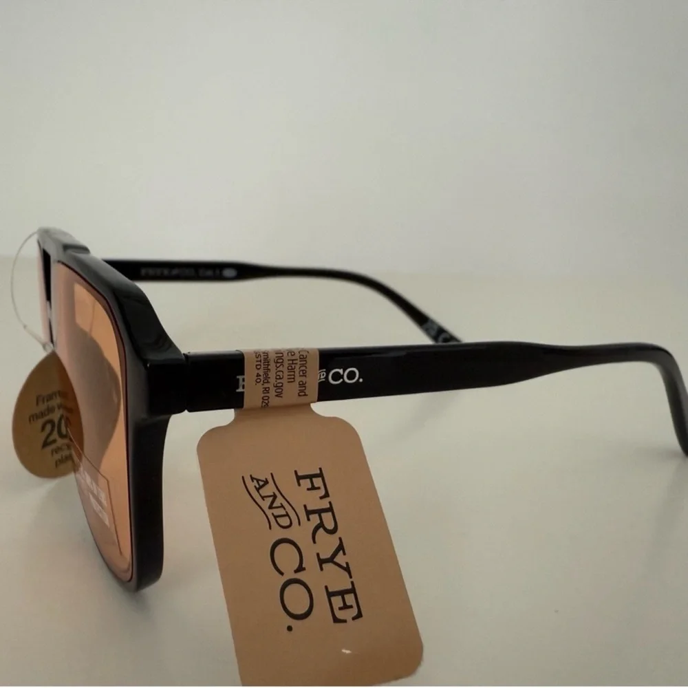 NEW Frye and Co Retro Navigator Aviator Sunglasses